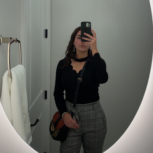 Meet your Posher, Carina - Picture 1 of 1